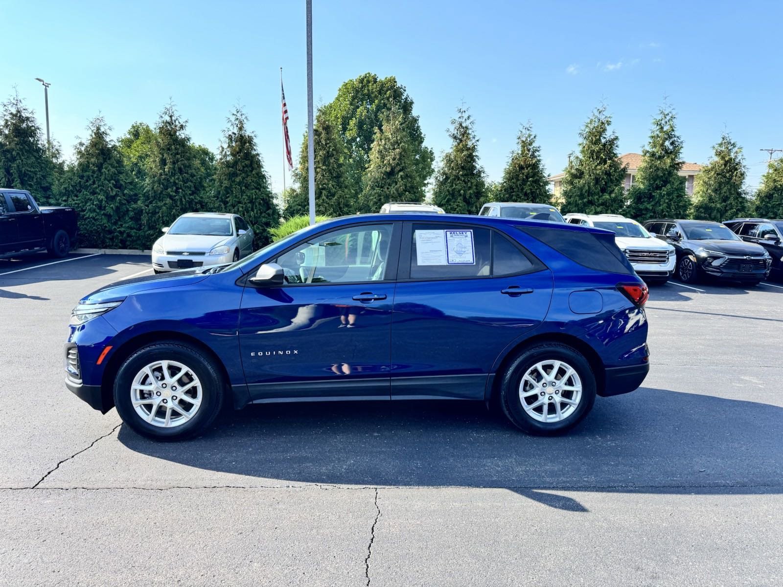 Used 2022 Chevrolet Equinox LS with VIN 3GNAXHEV2NS245439 for sale in Greendale, IN