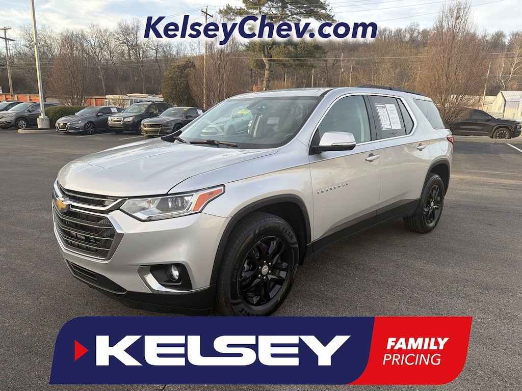 Used 2021 Chevrolet Traverse LT Cloth SUV