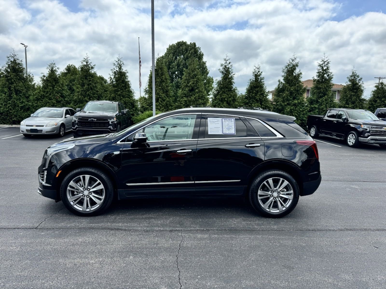 Used 2024 Cadillac XT5 Premium Luxury with VIN 1GYKNCRS7RZ728806 for sale in Greendale, IN