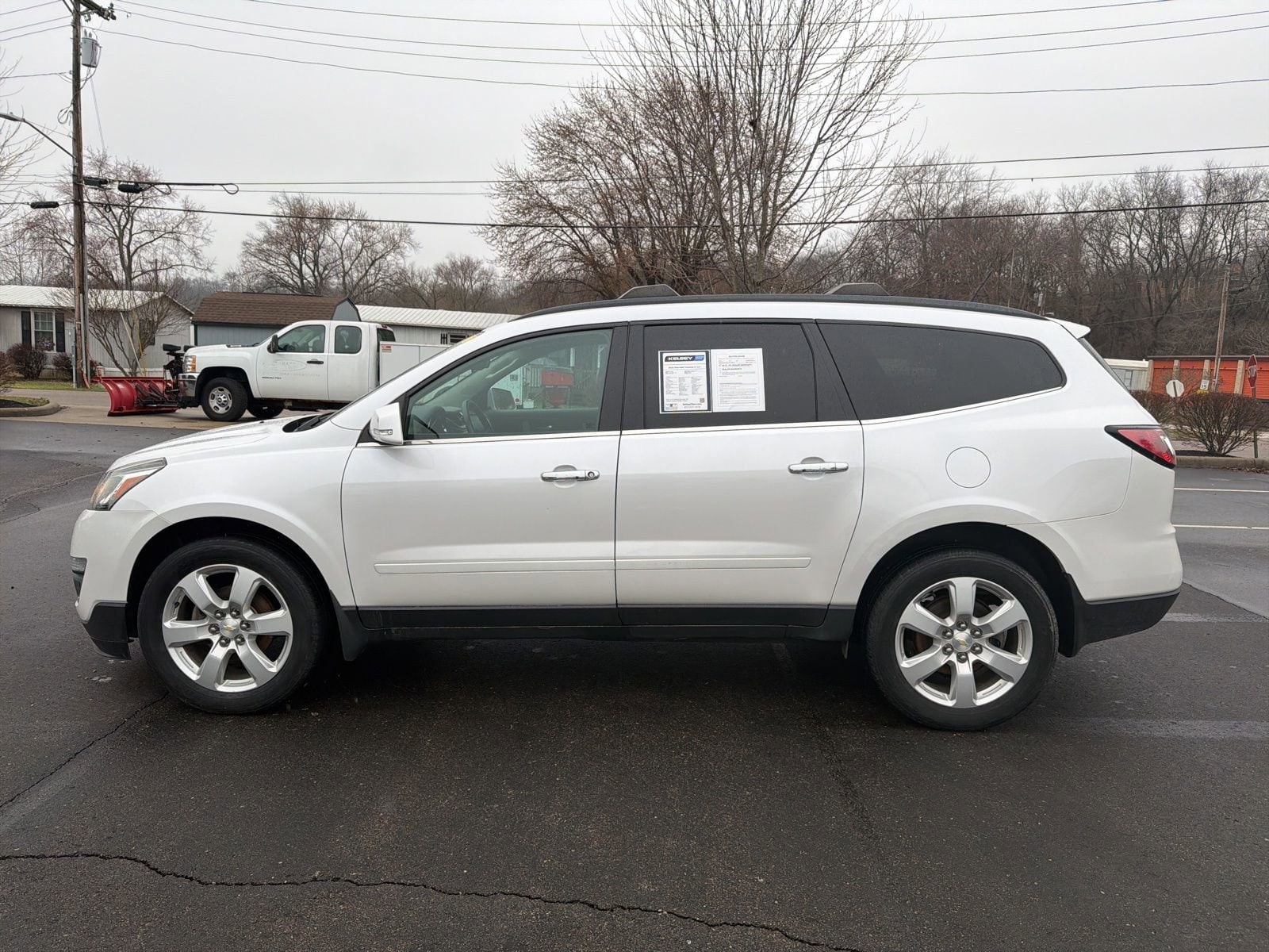 Used 2016 Chevrolet Traverse 1LT with VIN 1GNKRGKD3GJ109751 for sale in Greendale, IN