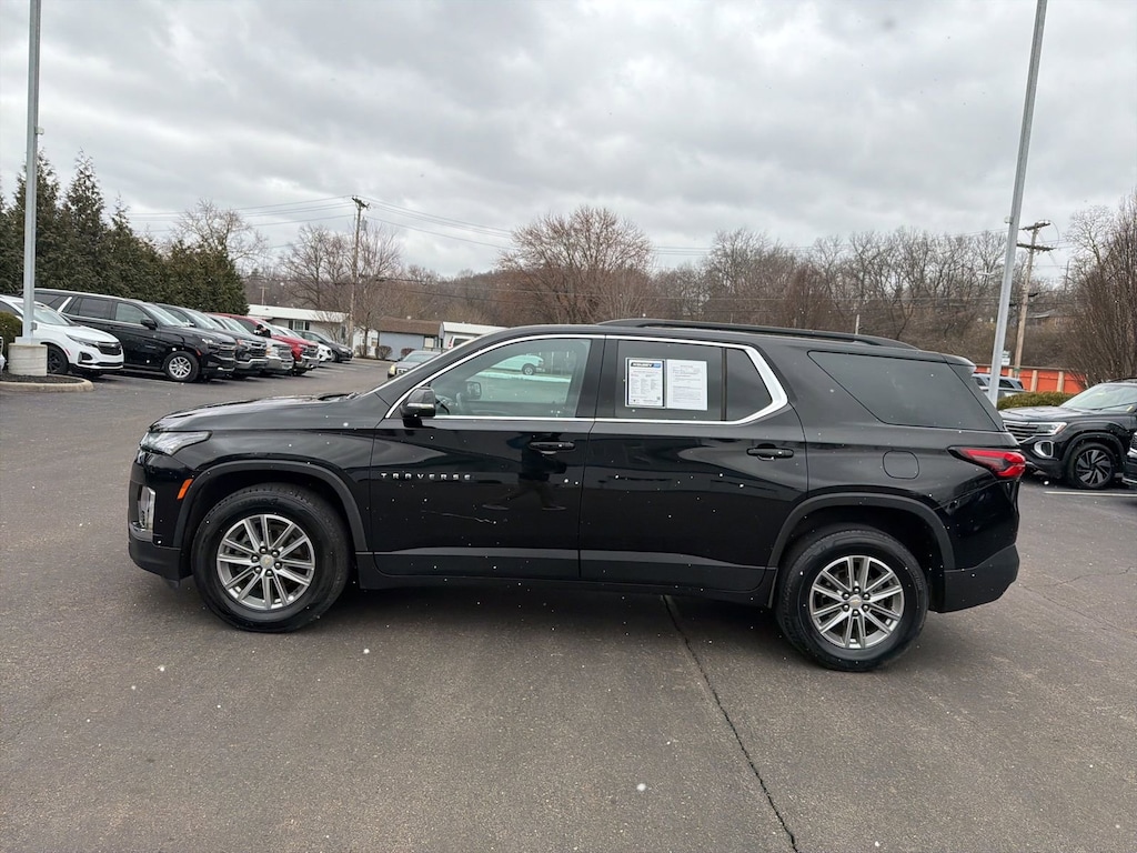 Used 2023 Chevrolet Traverse LT Cloth SUV