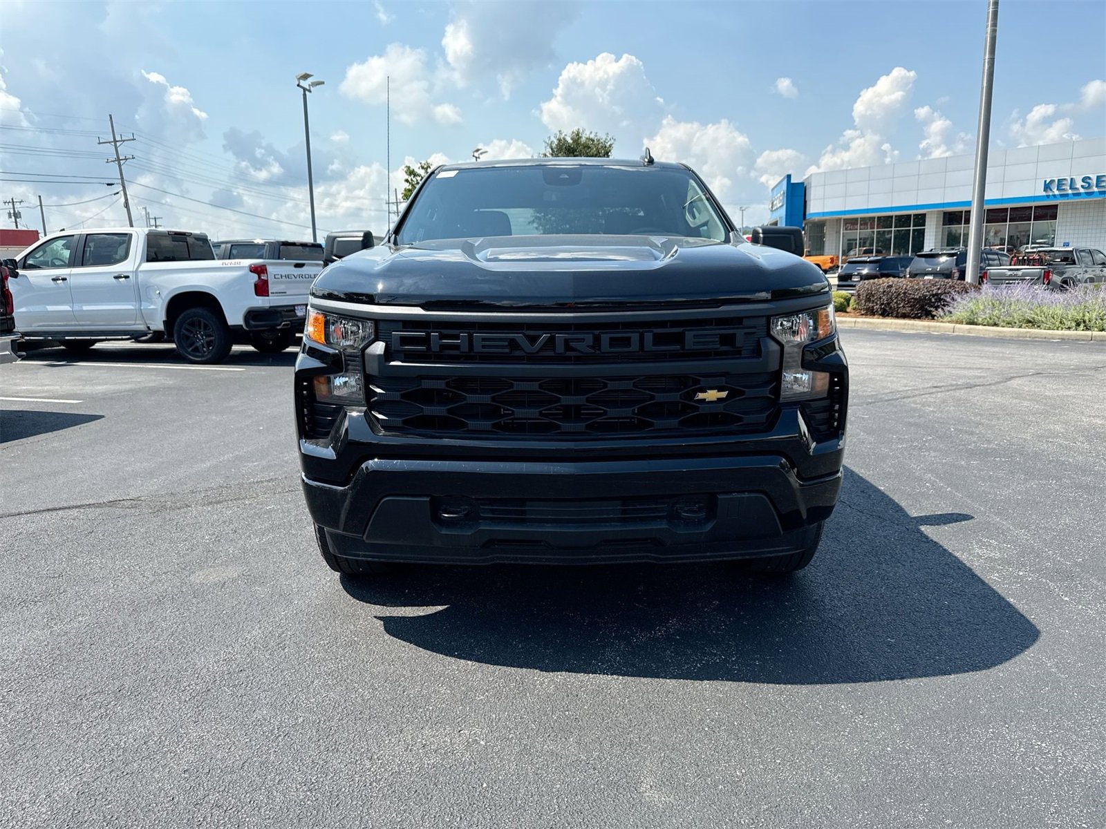 2026 Chevrolet Silverado 1500 Custom photo 3