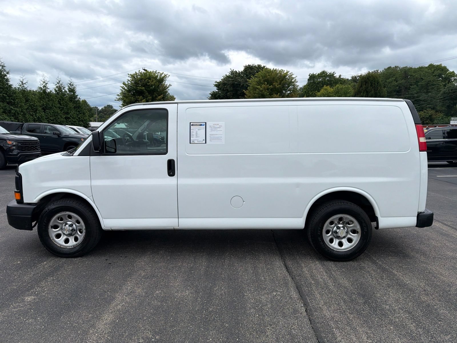 Used 2011 Chevrolet Express Cargo Work Van with VIN 1GCSGAF44B1150906 for sale in Greendale, IN