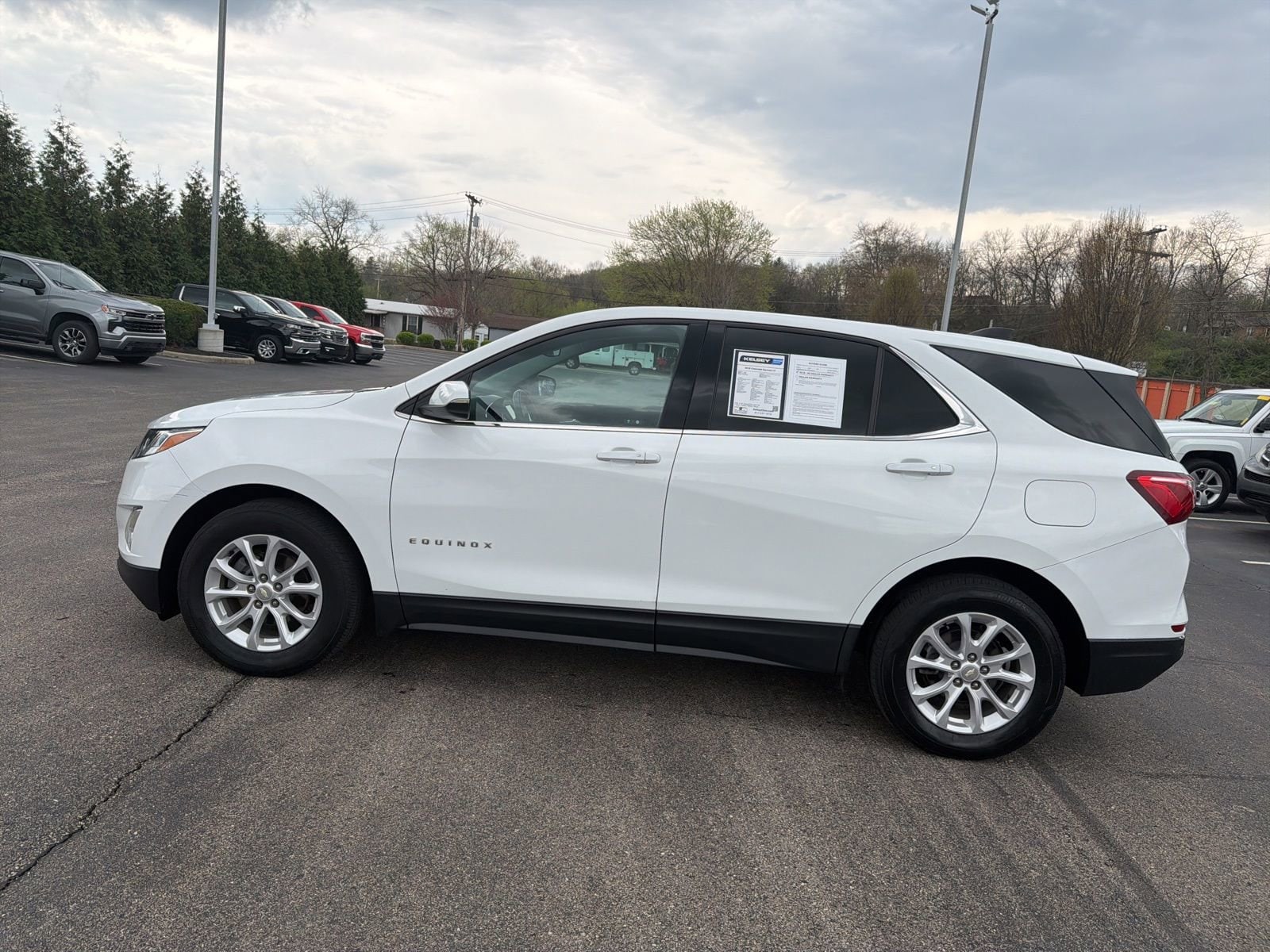 Used 2019 Chevrolet Equinox LT with VIN 3GNAXKEV7KS639012 for sale in Greendale, IN