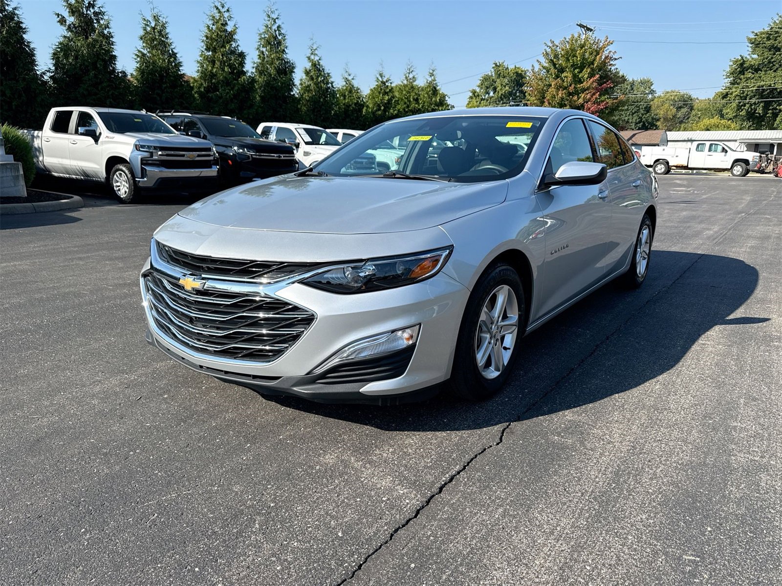2021 Chevrolet Malibu LS photo 2
