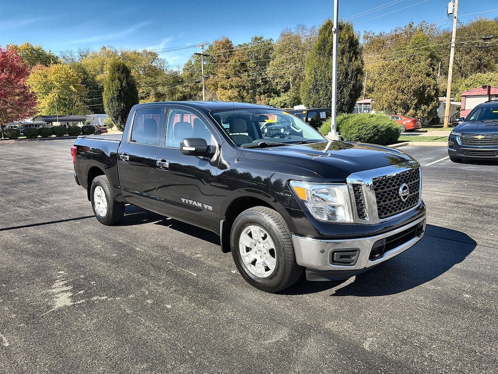 Used 2018 Nissan Titan SV Truck Crew Cab
