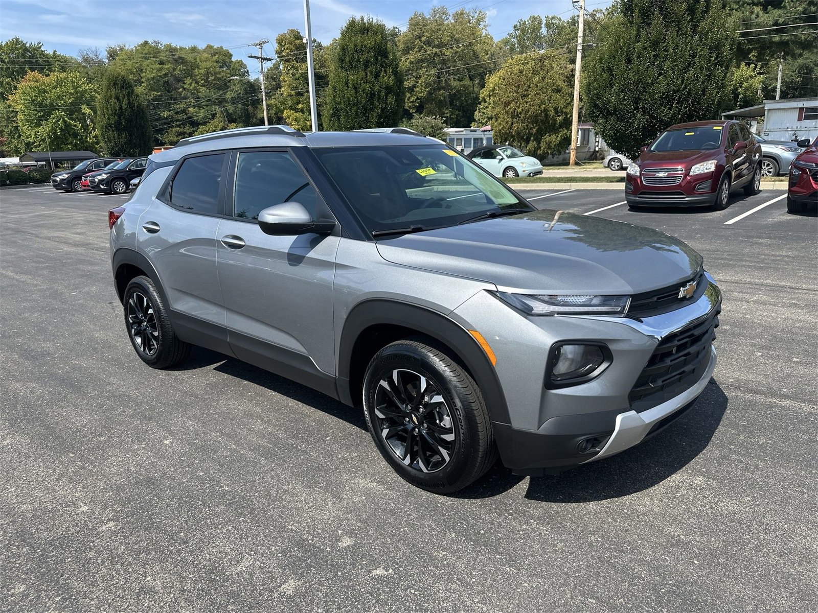 2023 Chevrolet Trailblazer LT photo 2