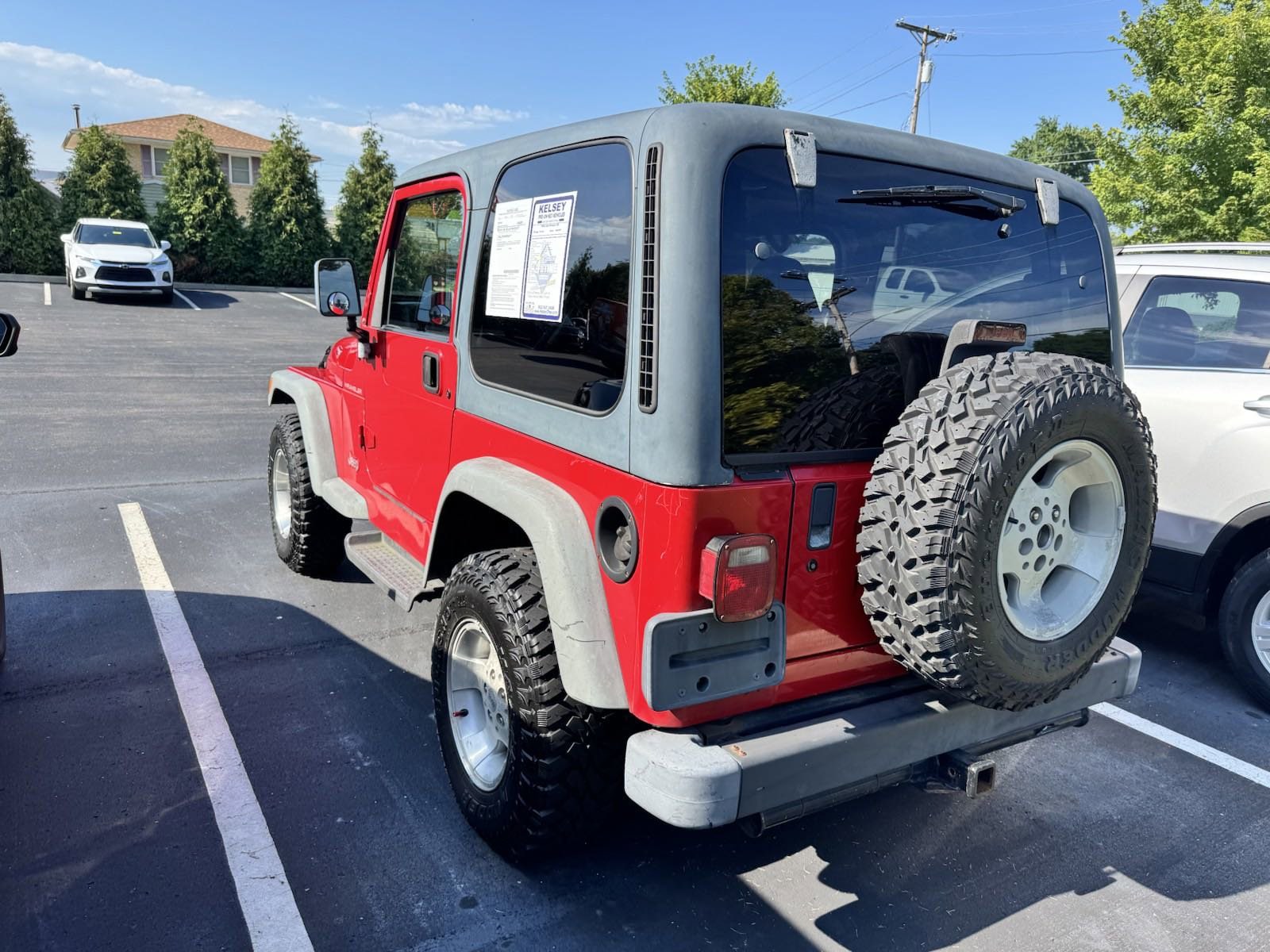 Used 2000 Jeep Wrangler SE with VIN 1J4FA29P0YP700259 for sale in Greendale, IN