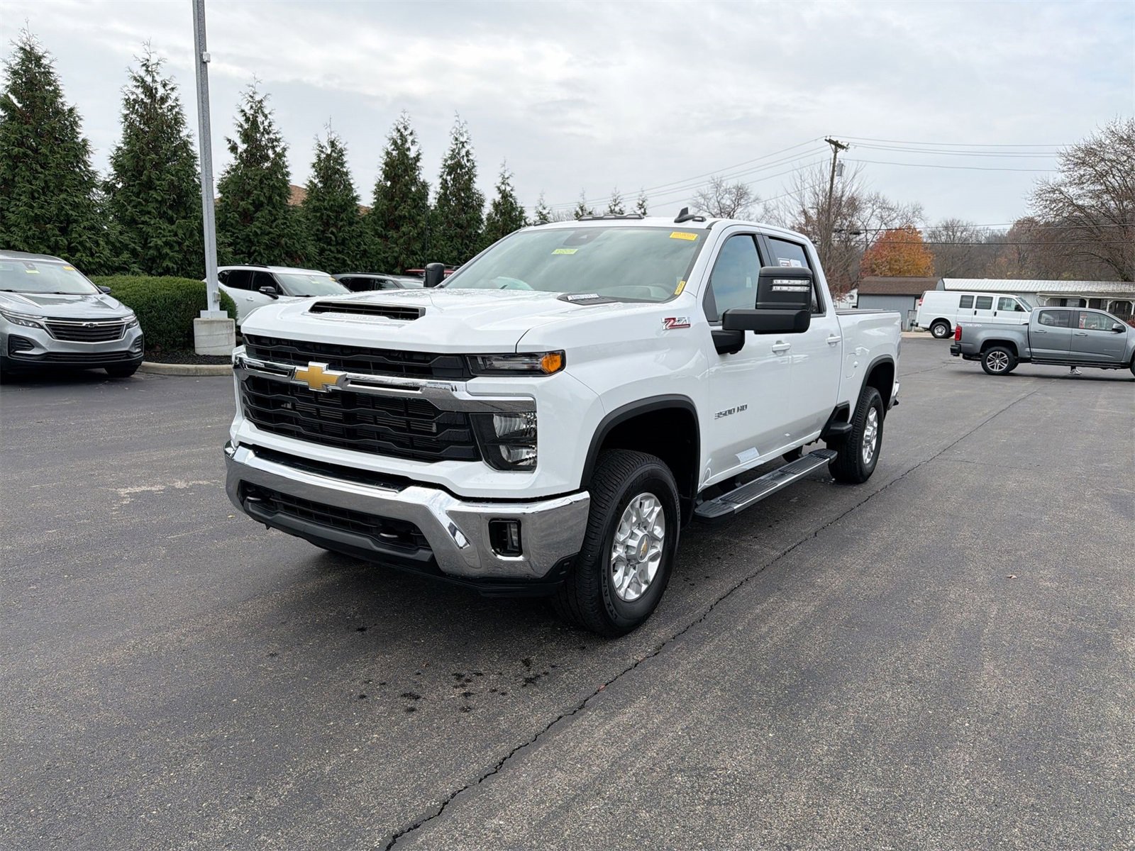 2024 Chevrolet Silverado 3500HD LT photo 3