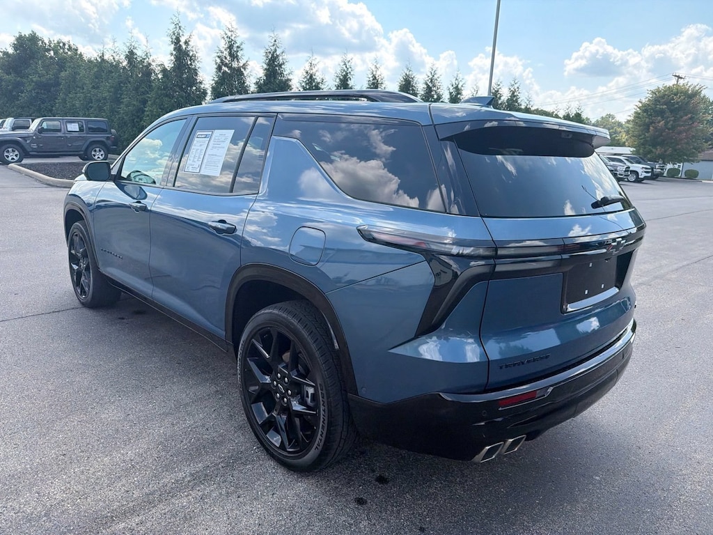 Used 2024 Chevrolet Traverse RS SUV