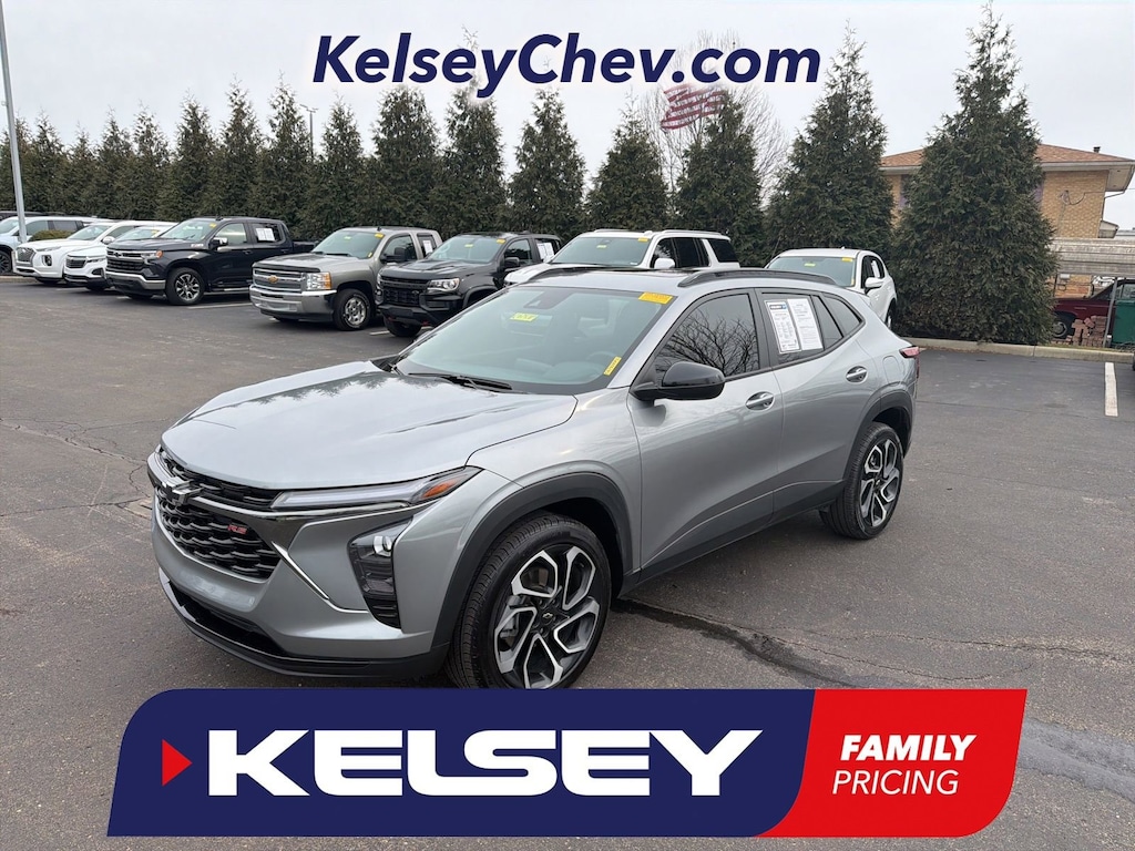 Used 2025 Chevrolet Trax 2RS SUV