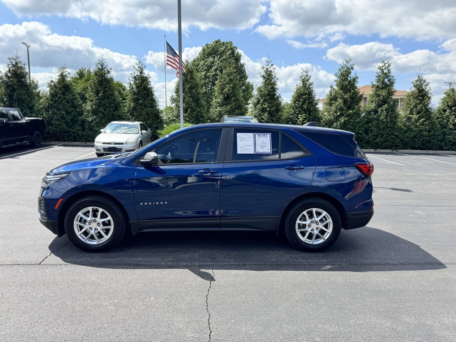 Used 2022 Chevrolet Equinox LS with VIN 3GNAXHEV7NS215322 for sale in Greendale, IN