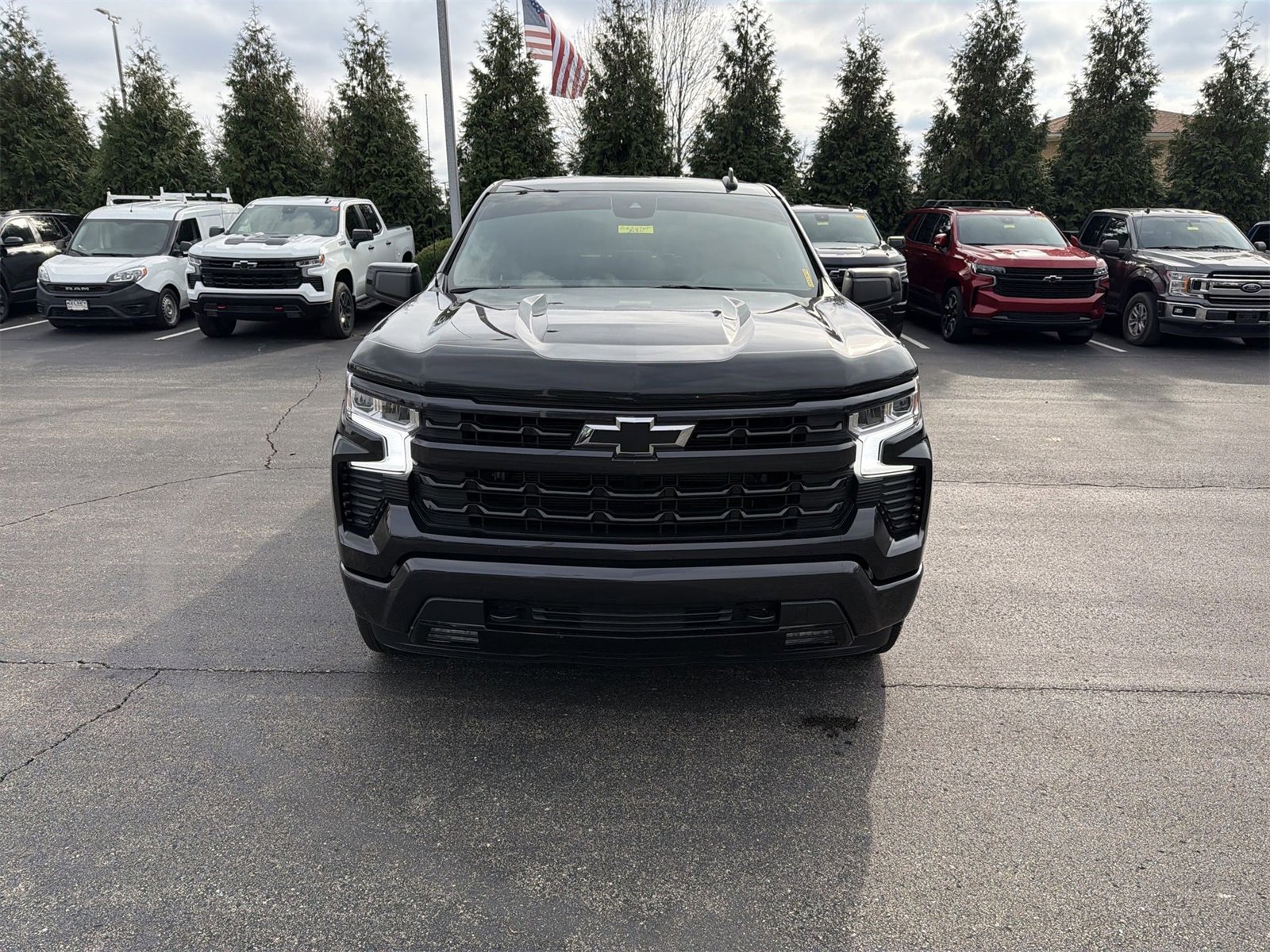 2024 Chevrolet Silverado 1500 RST photo 2