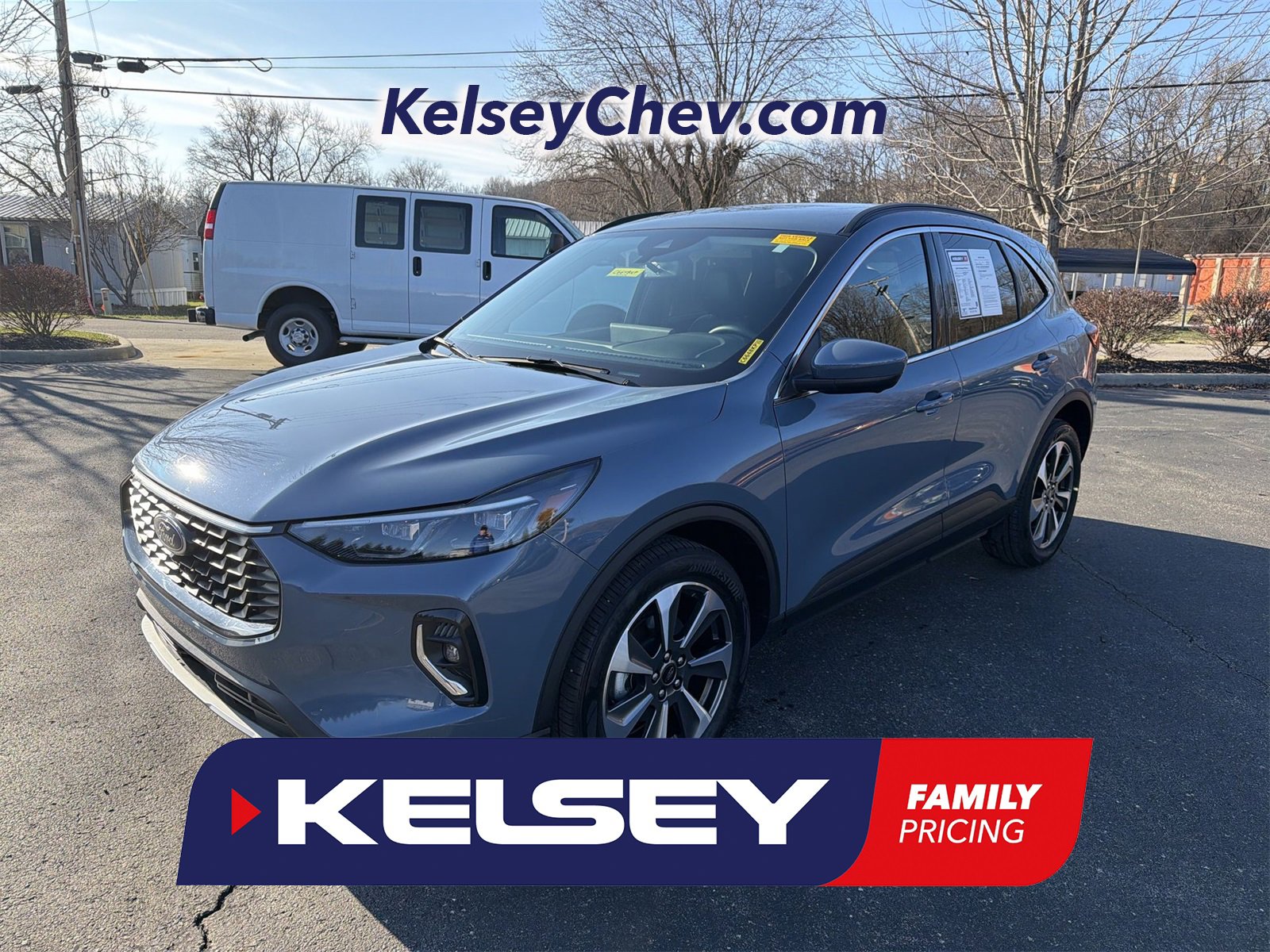 2023 Ford Escape Platinum's photo