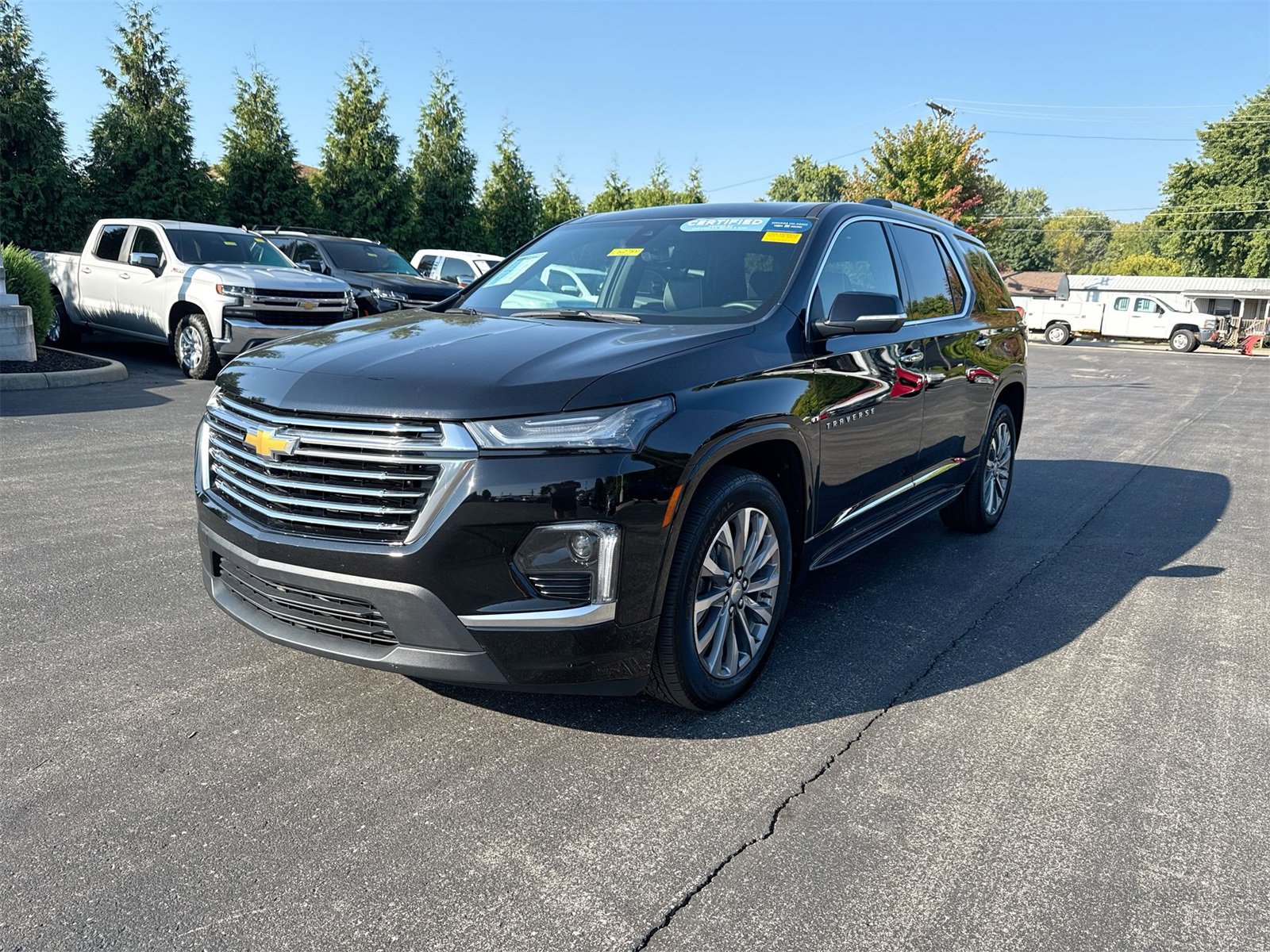 2023 Chevrolet Traverse Premier photo 2