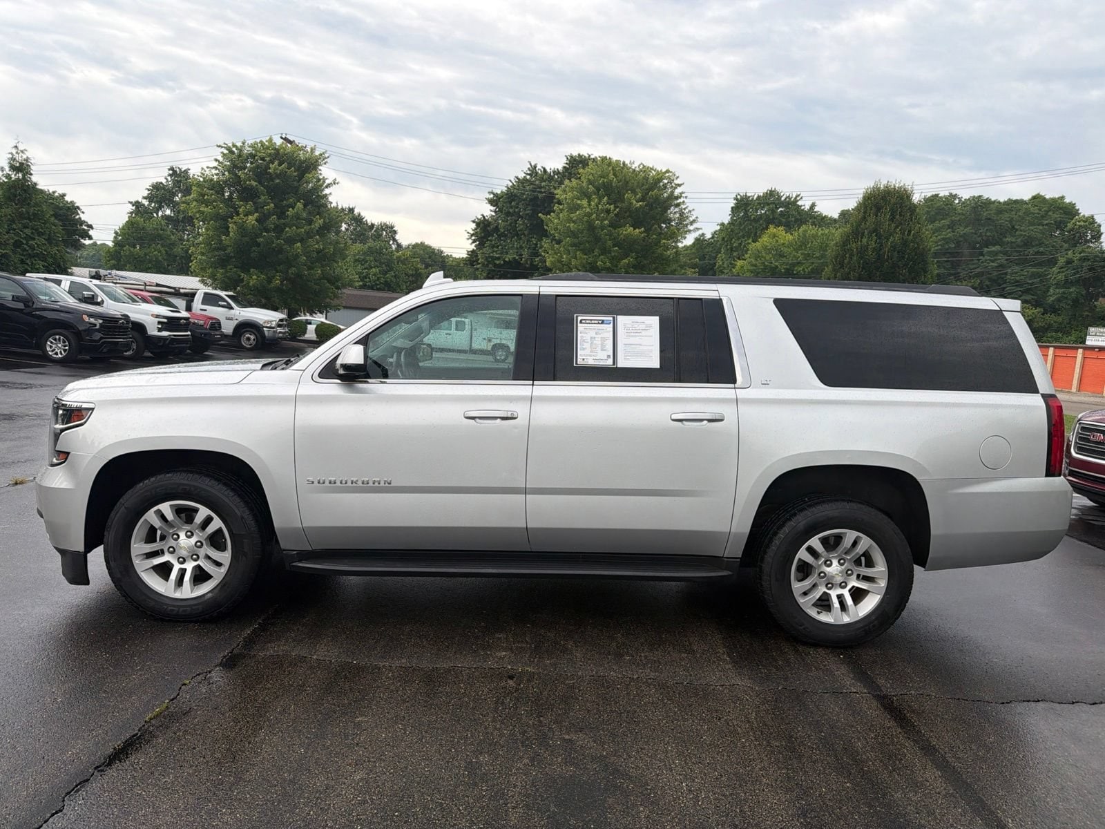 Used 2018 Chevrolet Suburban LT with VIN 1GNSKHKC1JR234144 for sale in Greendale, IN