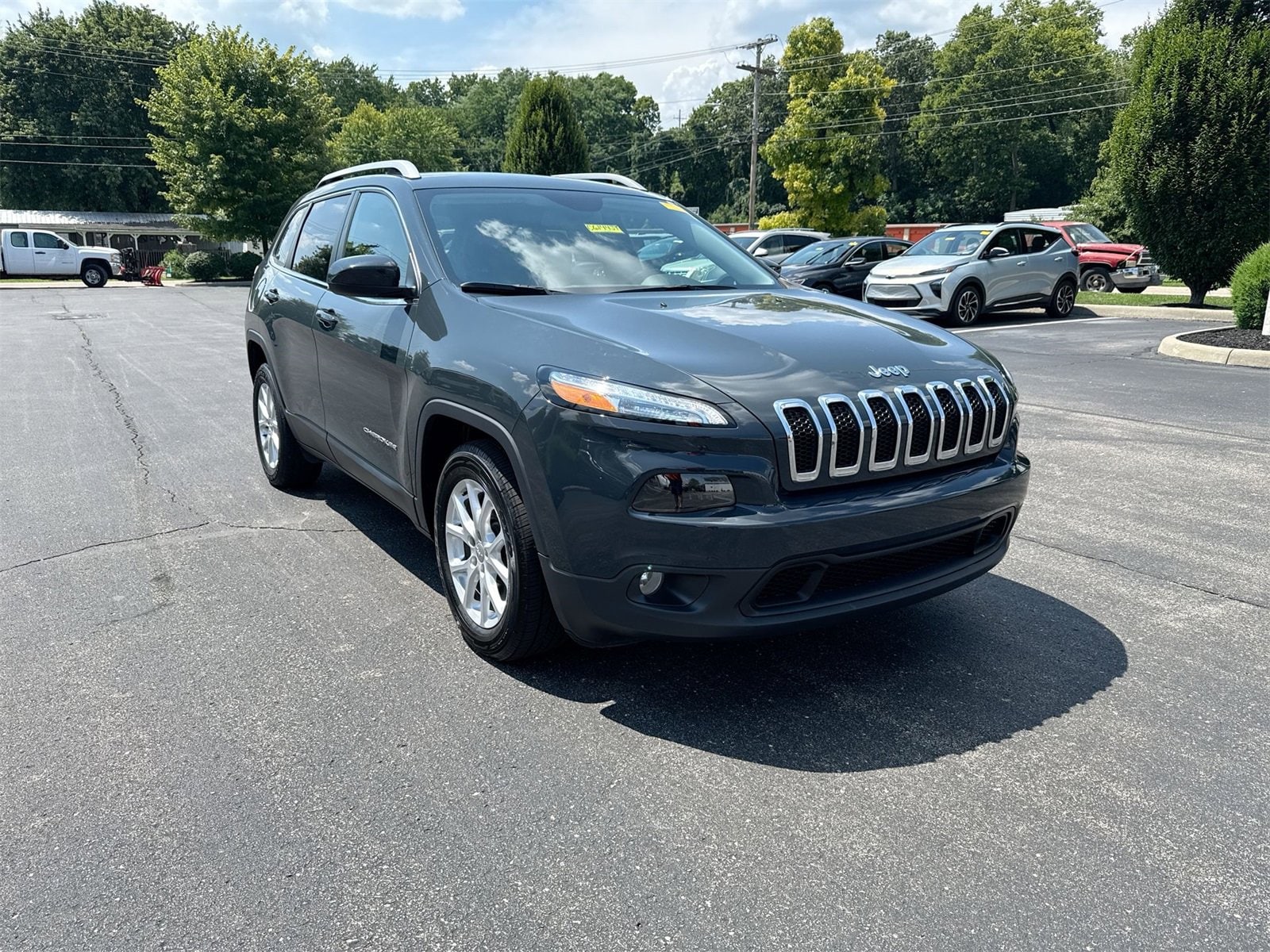 Used 2018 Jeep Cherokee Latitude Plus with VIN 1C4PJLLB0JD606225 for sale in Greendale, IN