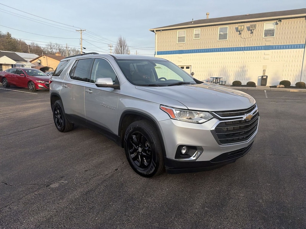 Used 2021 Chevrolet Traverse LT Cloth SUV