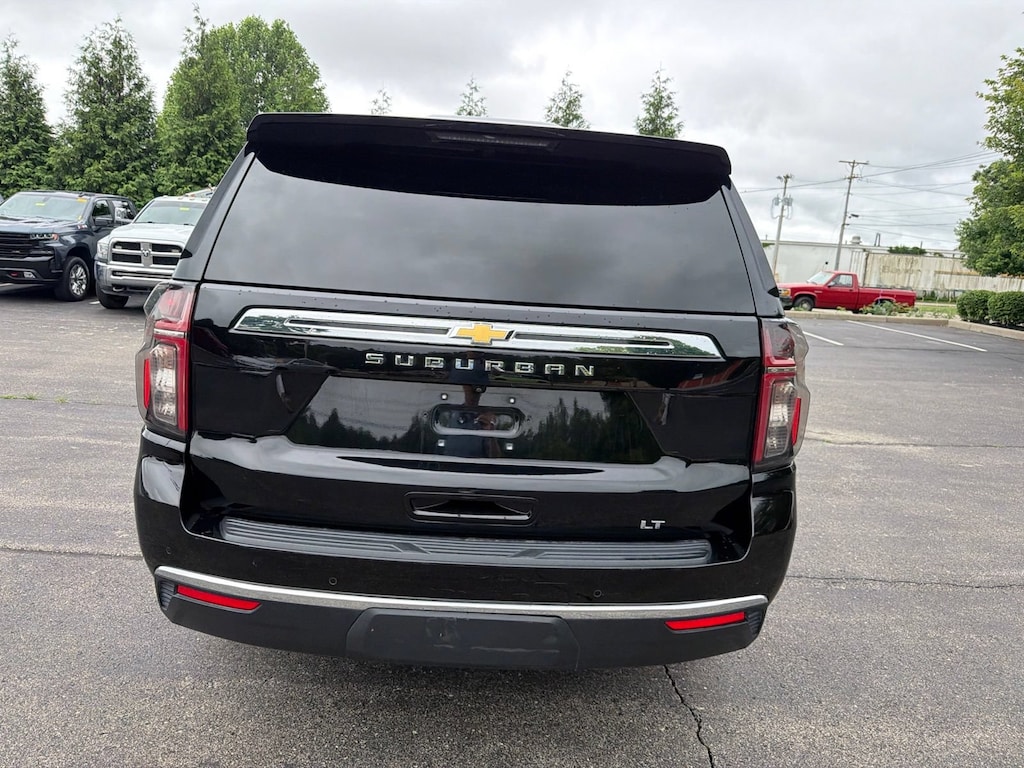 Used 2024 Chevrolet Suburban LT SUV
