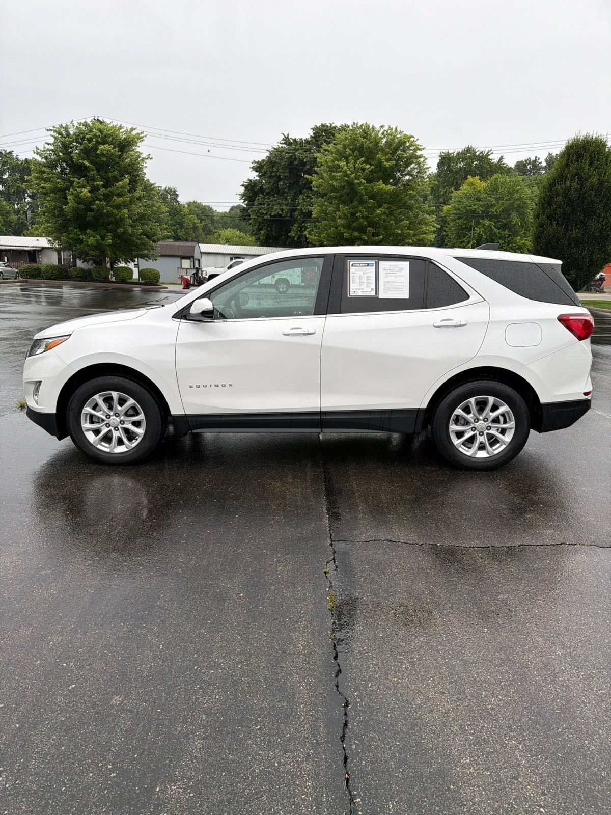 Used 2019 Chevrolet Equinox LT with VIN 2GNAXUEV9K6302187 for sale in Greendale, IN