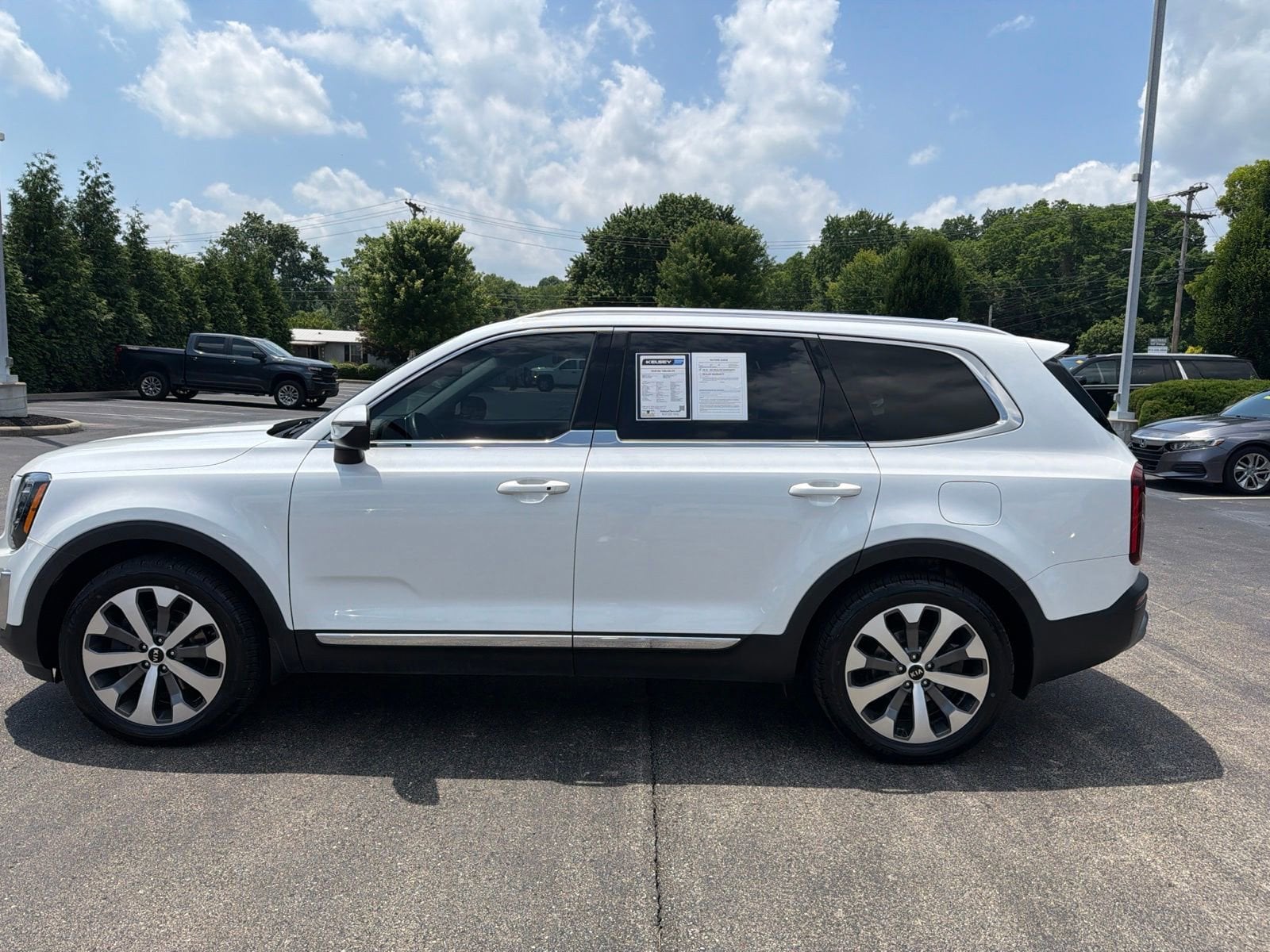 Used 2020 Kia Telluride EX with VIN 5XYP34HC9LG067478 for sale in Greendale, IN