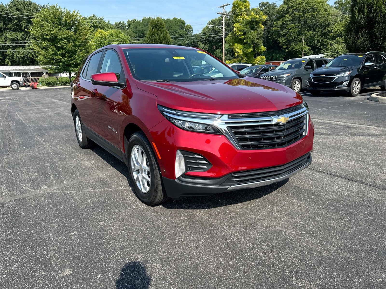 2023 Chevrolet Equinox LT photo 2