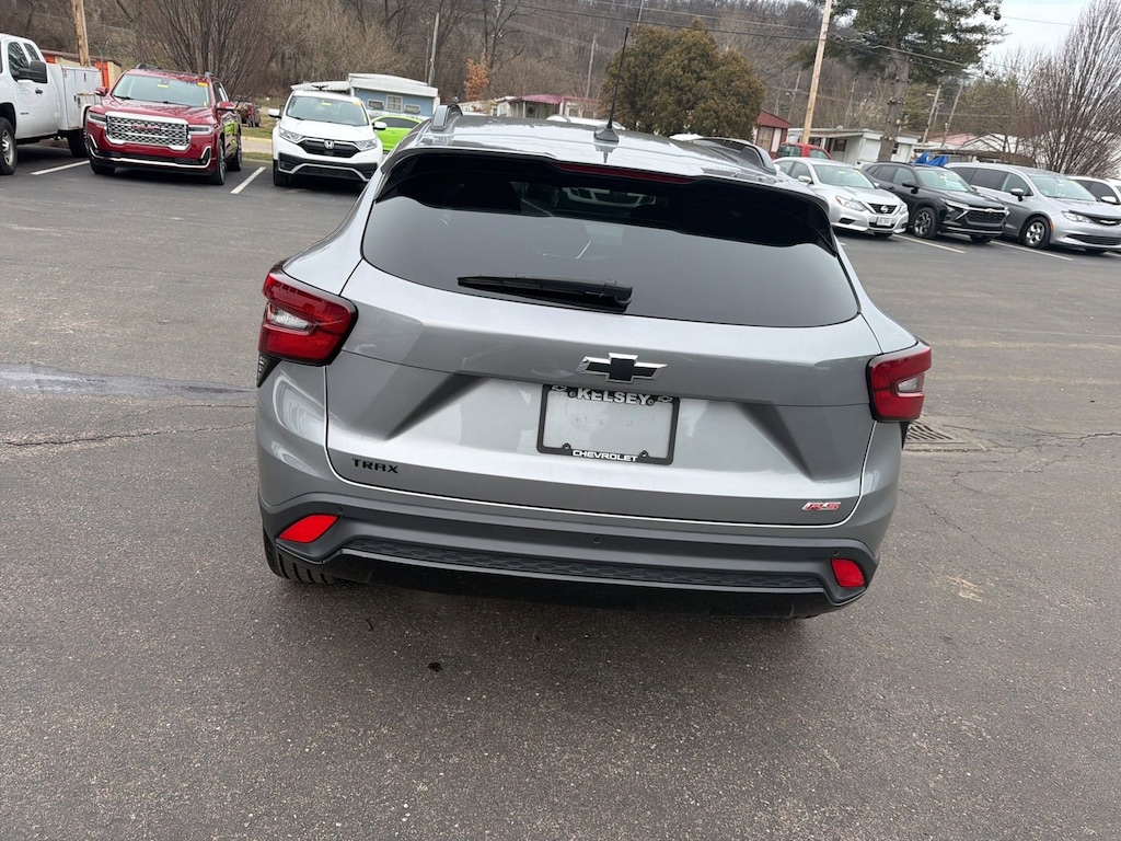 Used 2025 Chevrolet Trax 2RS SUV
