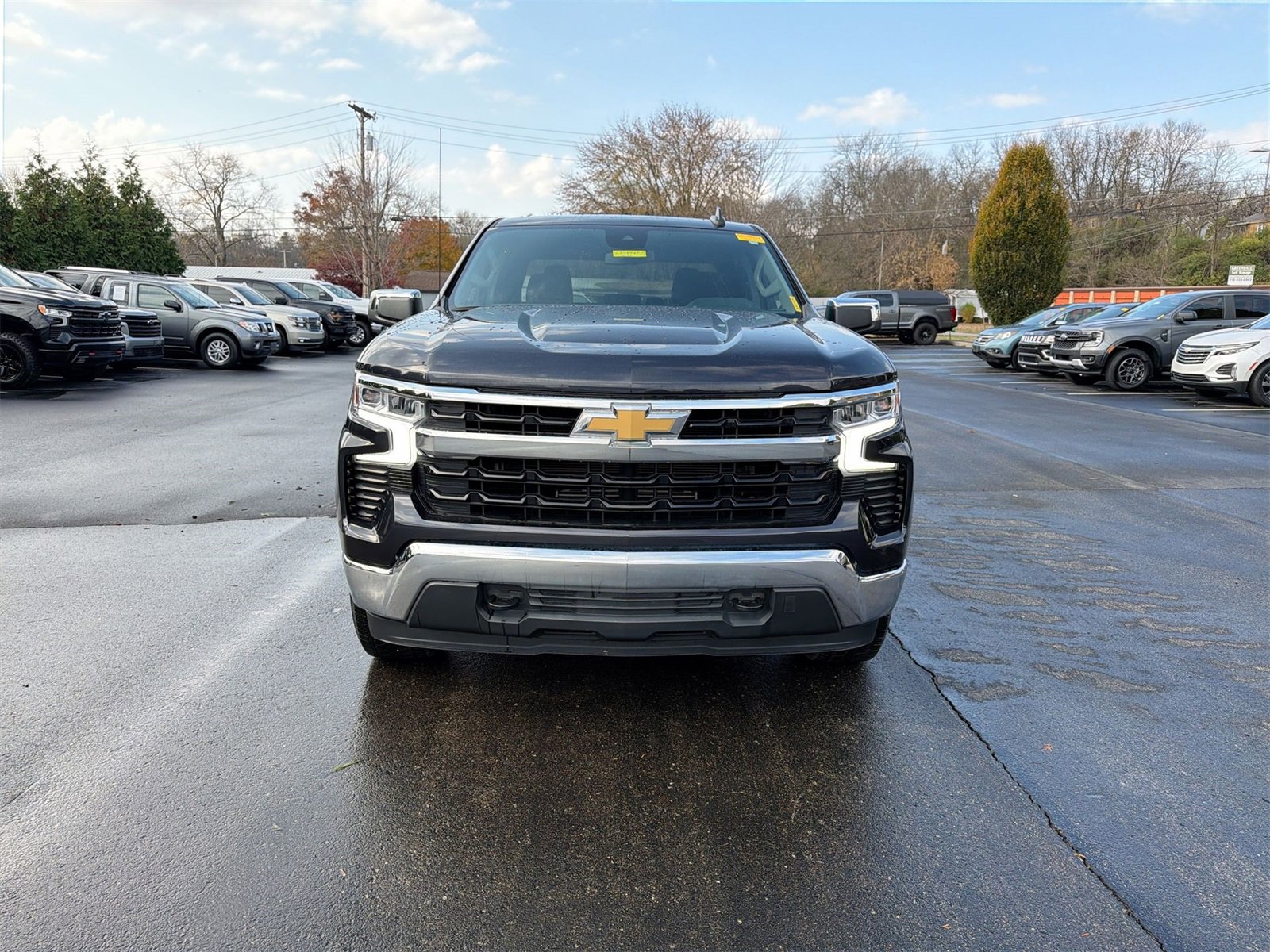 2022 Chevrolet Silverado 1500 LT photo 3
