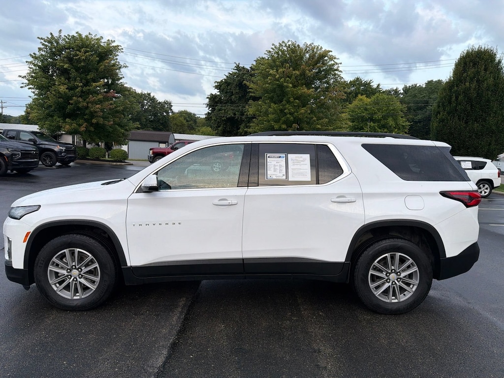 Used 2022 Chevrolet Traverse LT Leather SUV