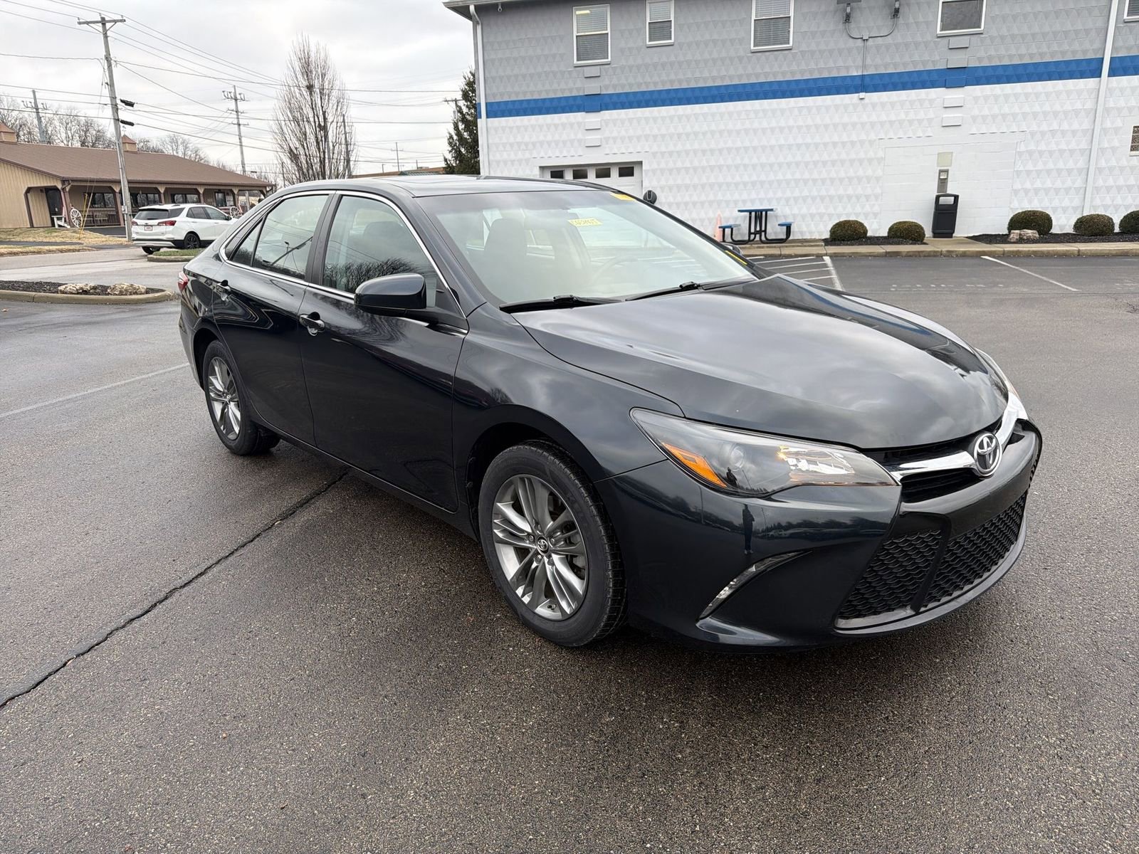 Used 2017 Toyota Camry SE with VIN 4T1BF1FK4HU359440 for sale in Greendale, IN