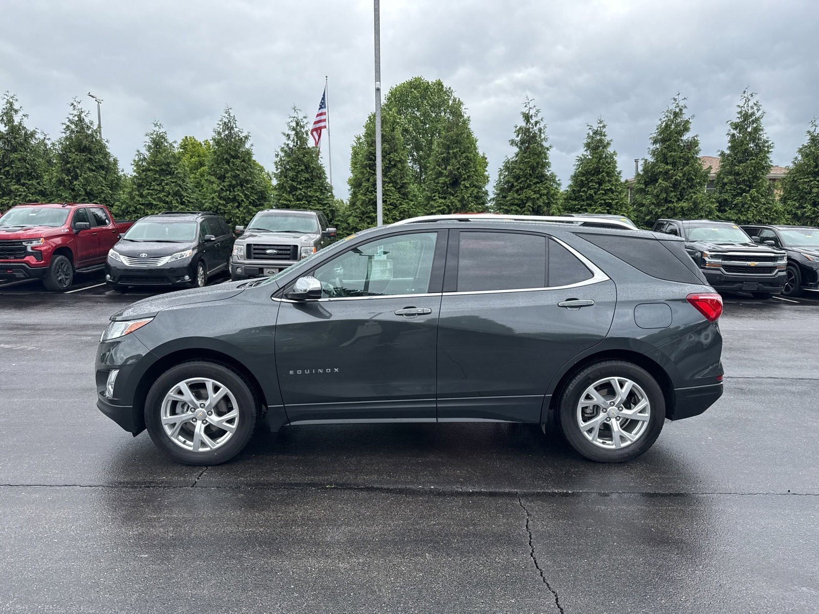2020 Chevrolet Equinox Premier photo 2