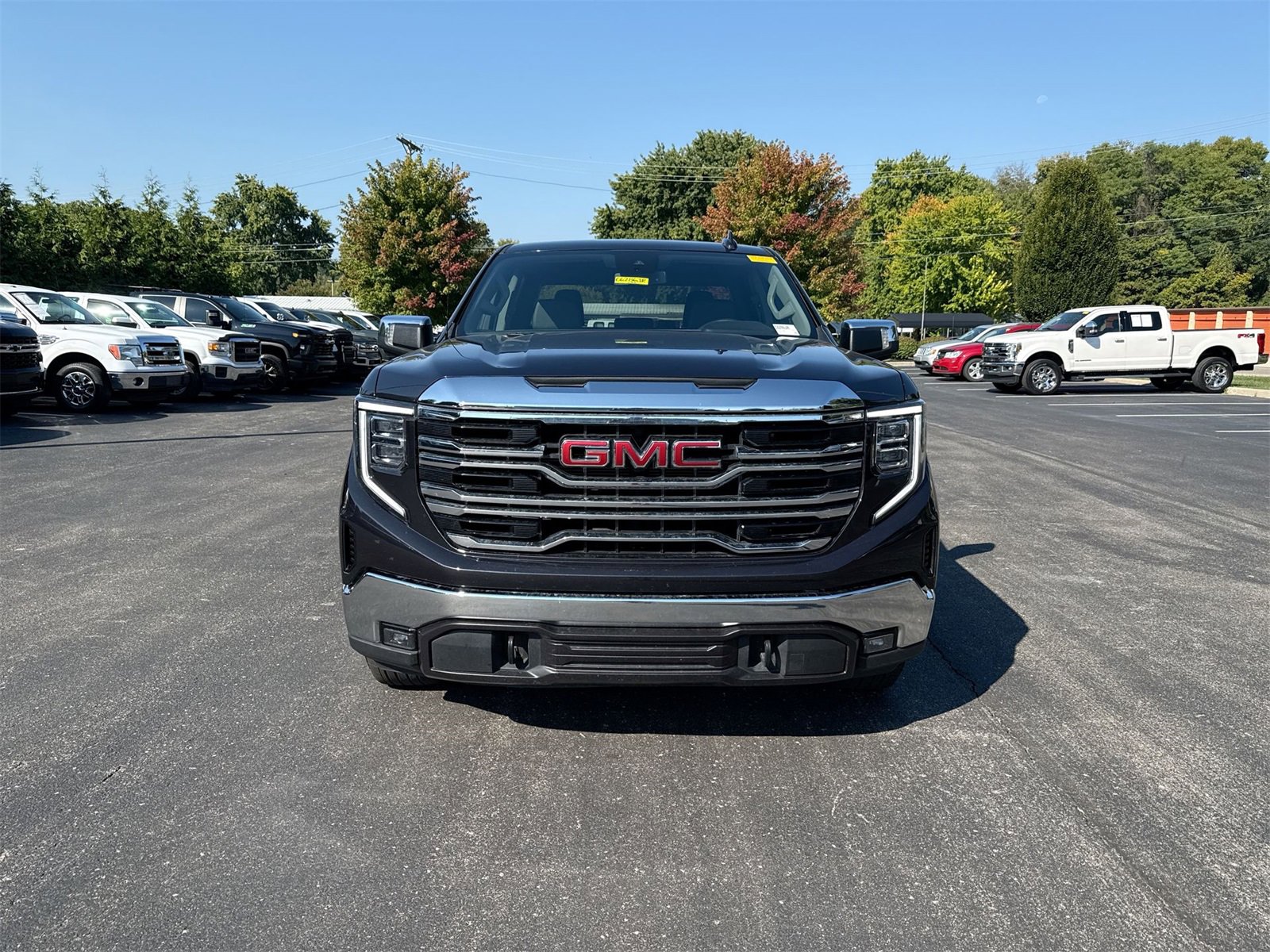 2025 Gmc Sierra 1500 SLT photo 3