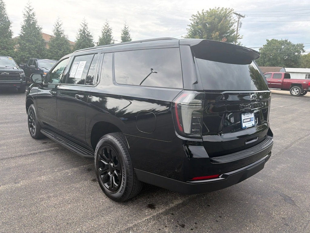 Used 2025 Chevrolet Suburban LT SUV