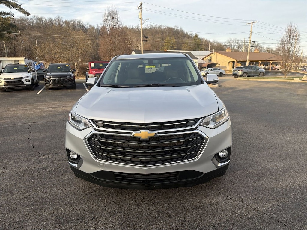 Used 2021 Chevrolet Traverse LT Cloth SUV