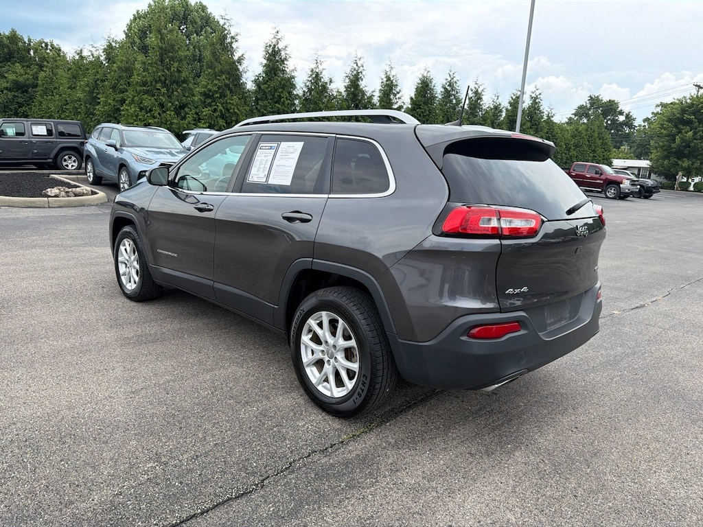 Used 2017 Jeep Cherokee Latitude SUV
