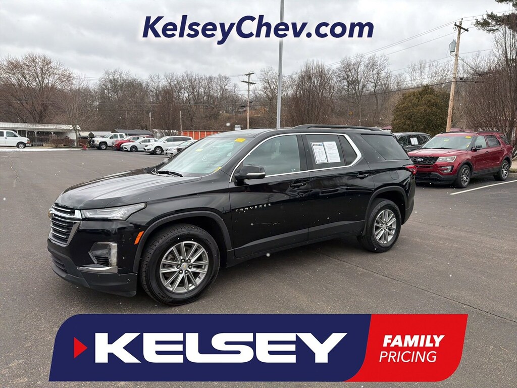 Used 2023 Chevrolet Traverse LT Cloth SUV
