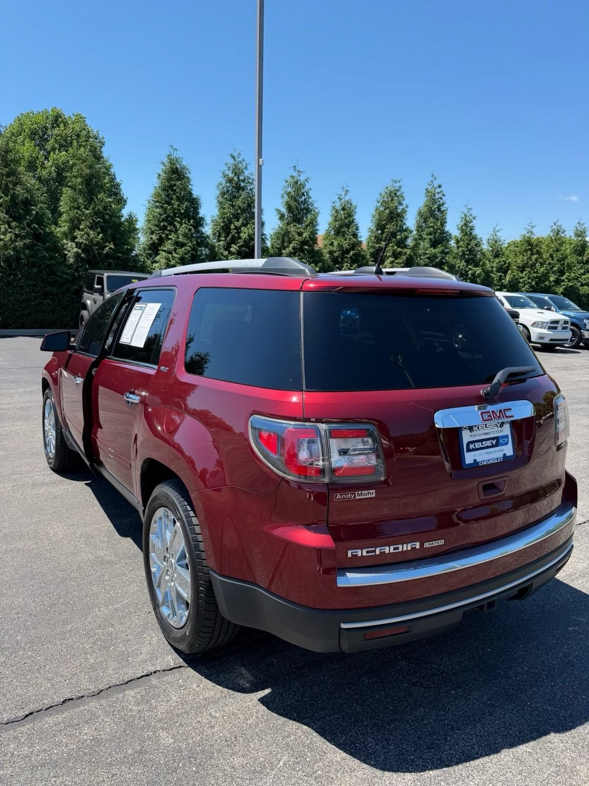Used 2017 GMC Acadia Limited Base with VIN 1GKKRSKD6HJ169895 for sale in Greendale, IN