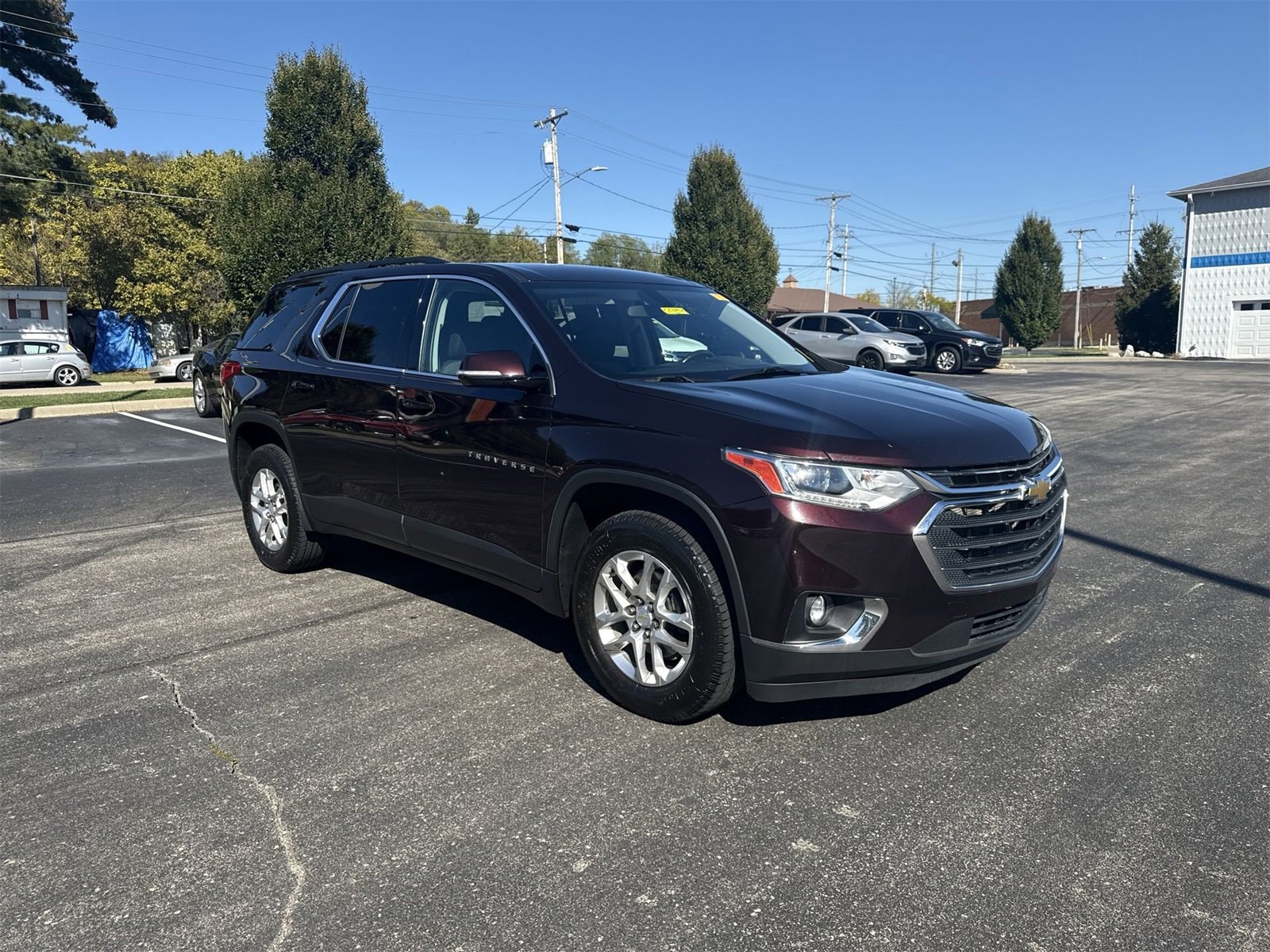 Used 2020 Chevrolet Traverse 1LT with VIN 1GNERGKW2LJ233616 for sale in Greendale, IN