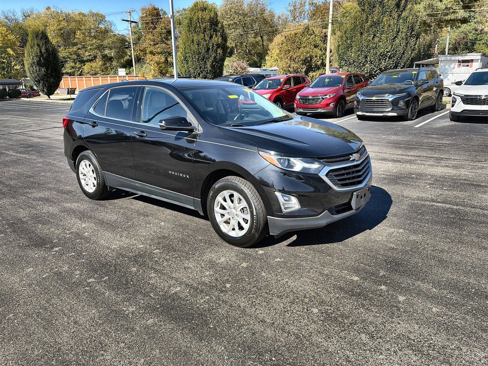 Used 2018 Chevrolet Equinox LT with VIN 2GNAXSEVXJ6278050 for sale in Greendale, IN