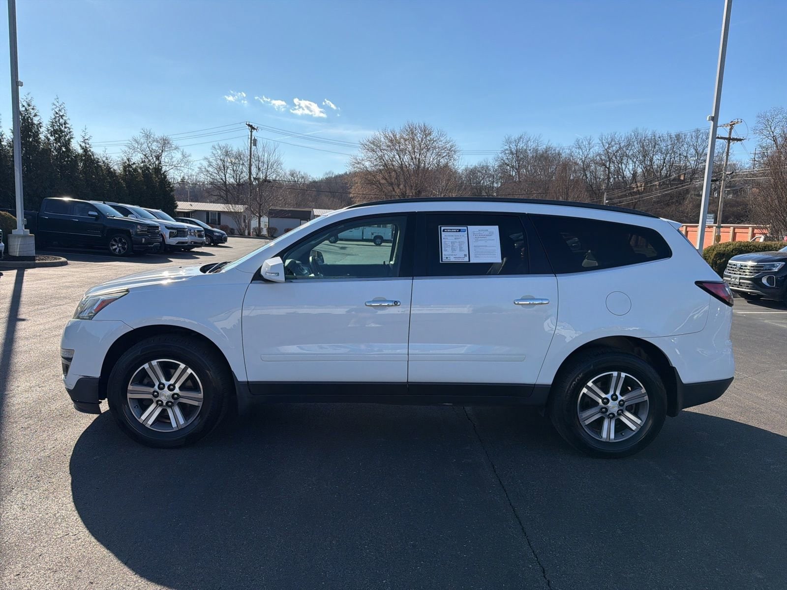 Used 2016 Chevrolet Traverse 2LT with VIN 1GNKRHKD5GJ180231 for sale in Greendale, IN