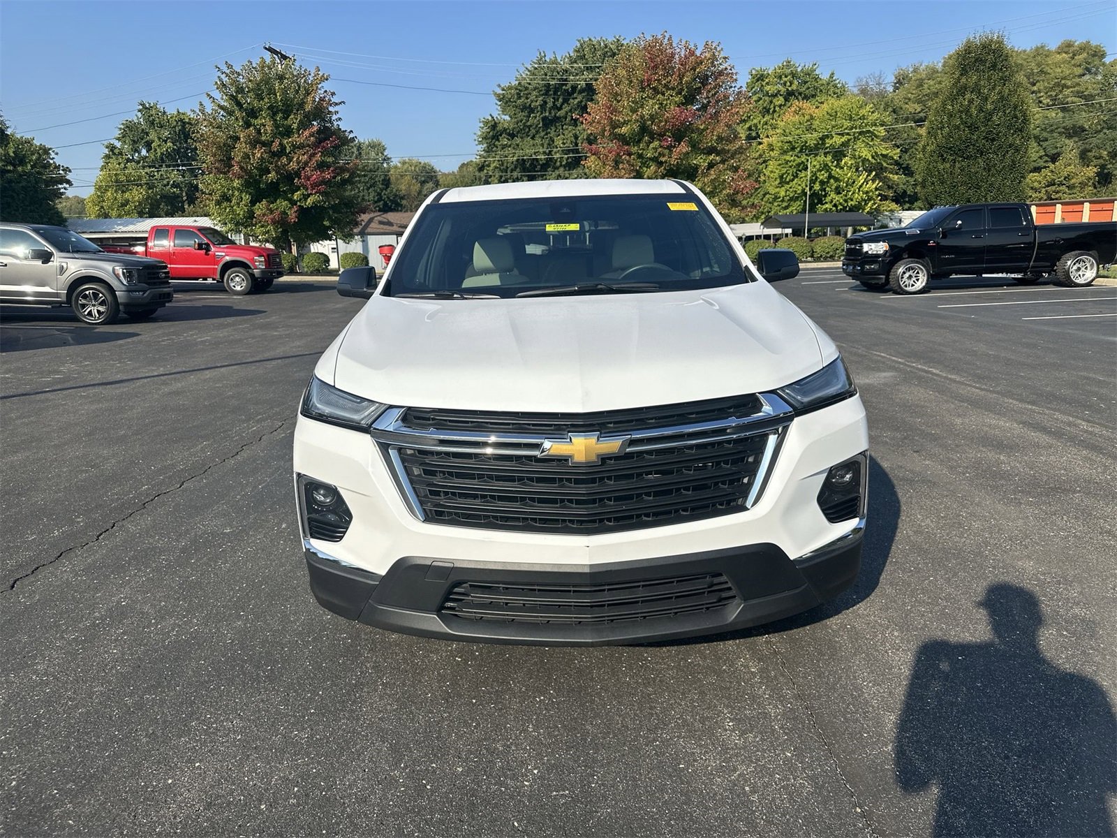 2023 Chevrolet Traverse LS photo 2