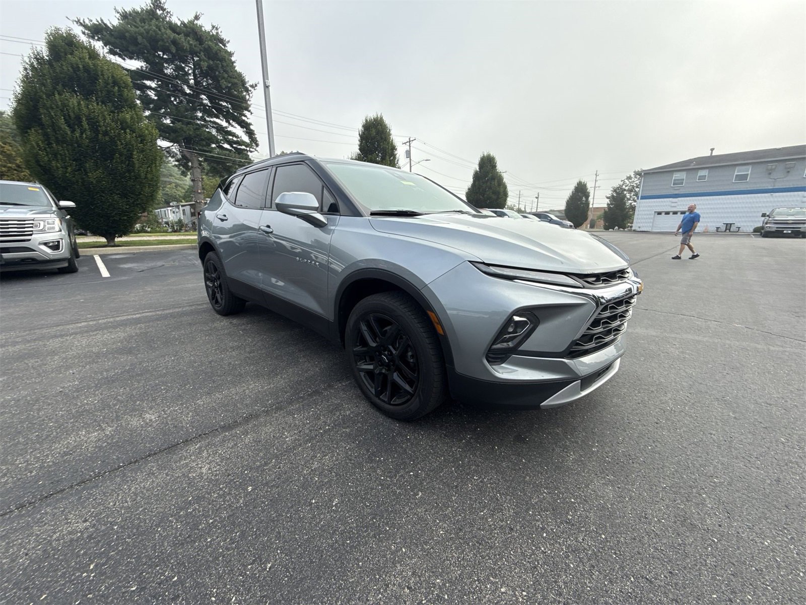 2023 Chevrolet Blazer 2LT photo 2