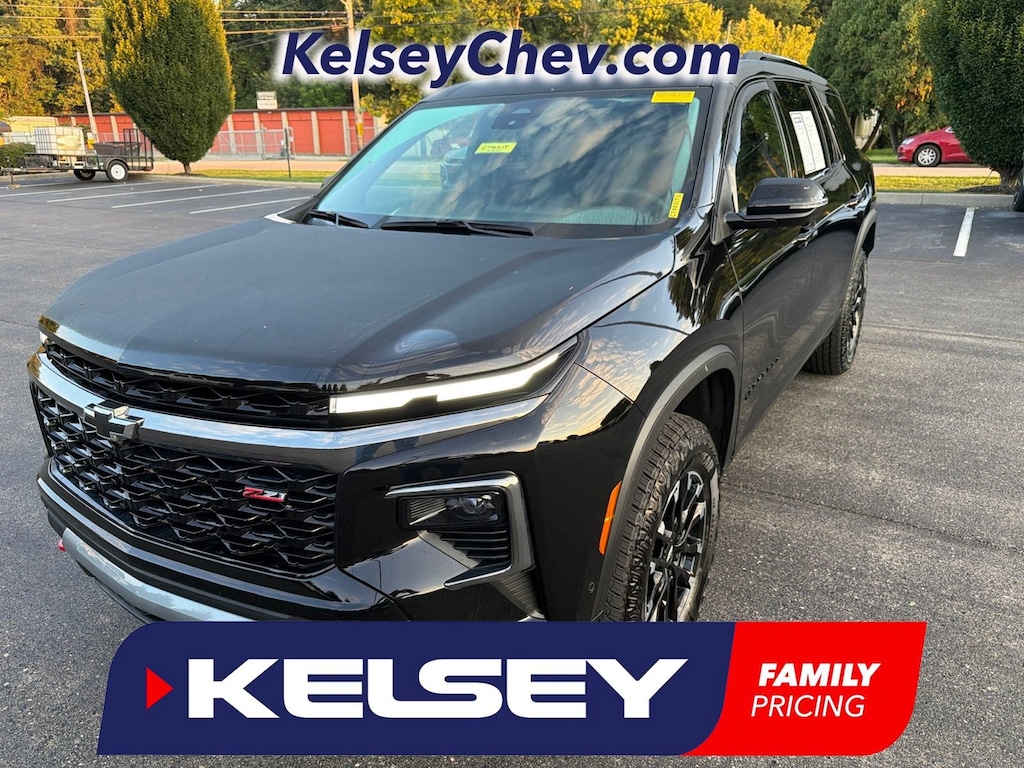 Used 2025 Chevrolet Traverse Z71 SUV