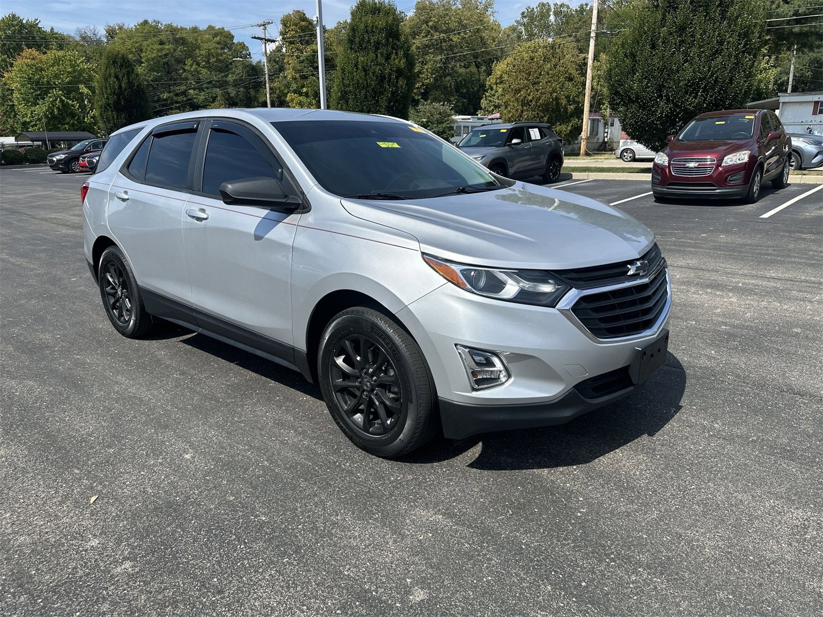 2021 Chevrolet Equinox LS photo 2