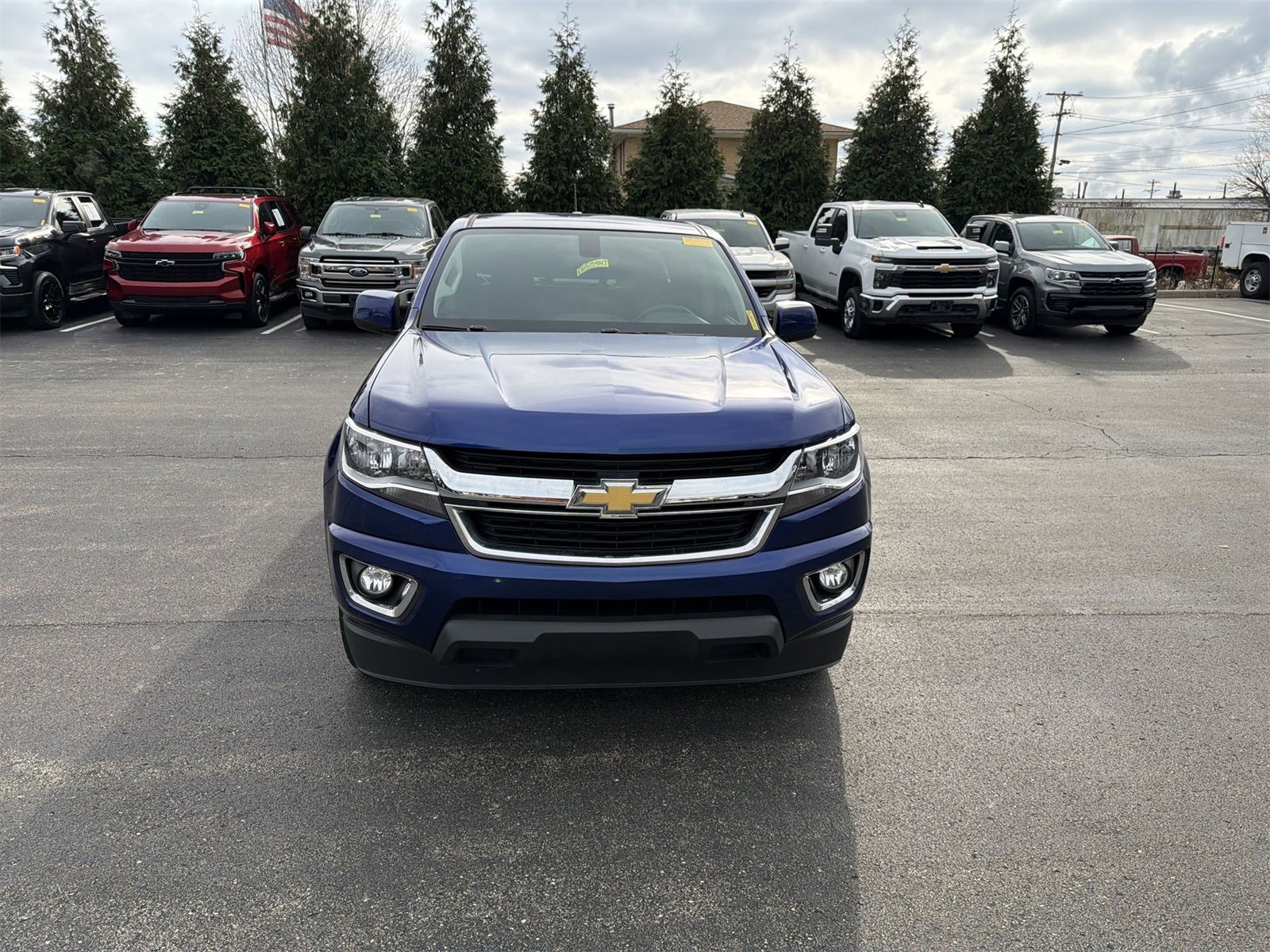 2017 Chevrolet Colorado LT photo 3