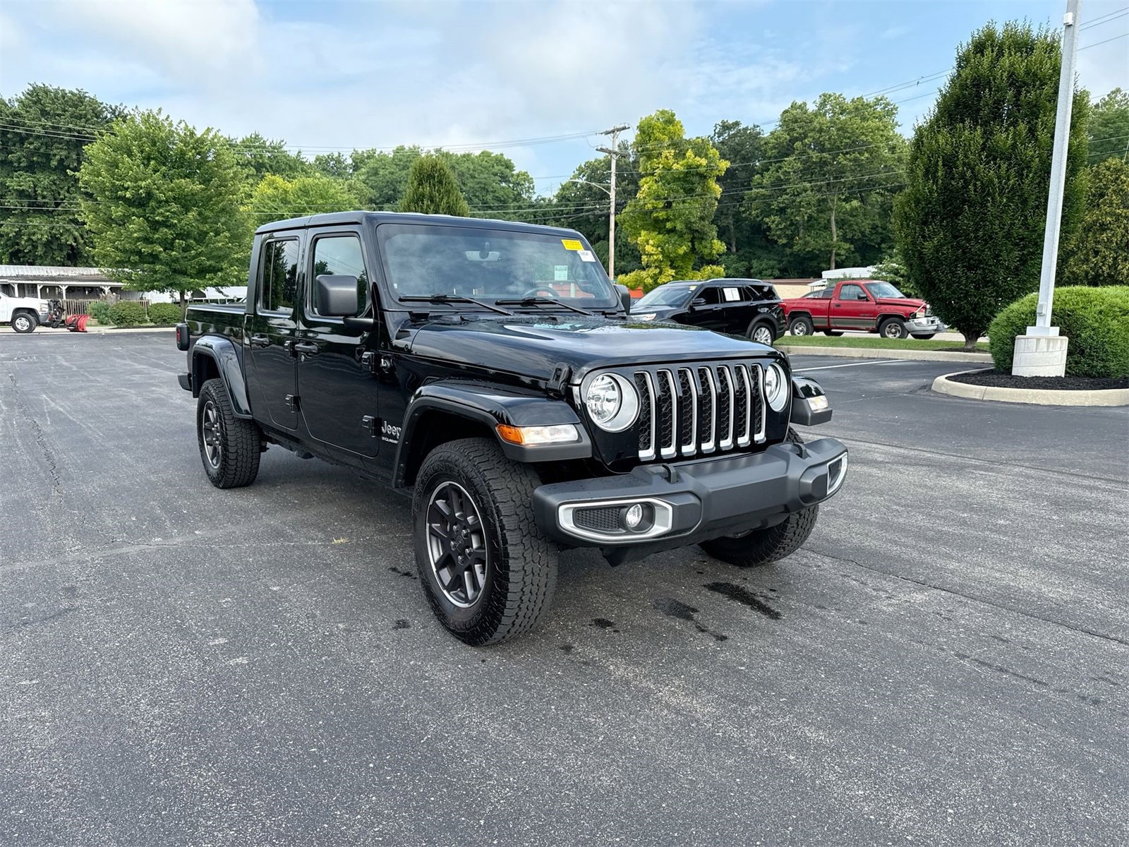 2023 Jeep Gladiator Overland photo 2