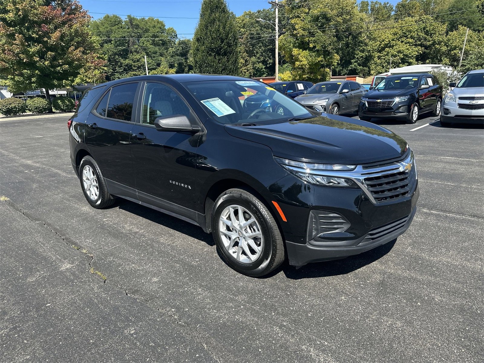 2024 Chevrolet Equinox LS photo 2