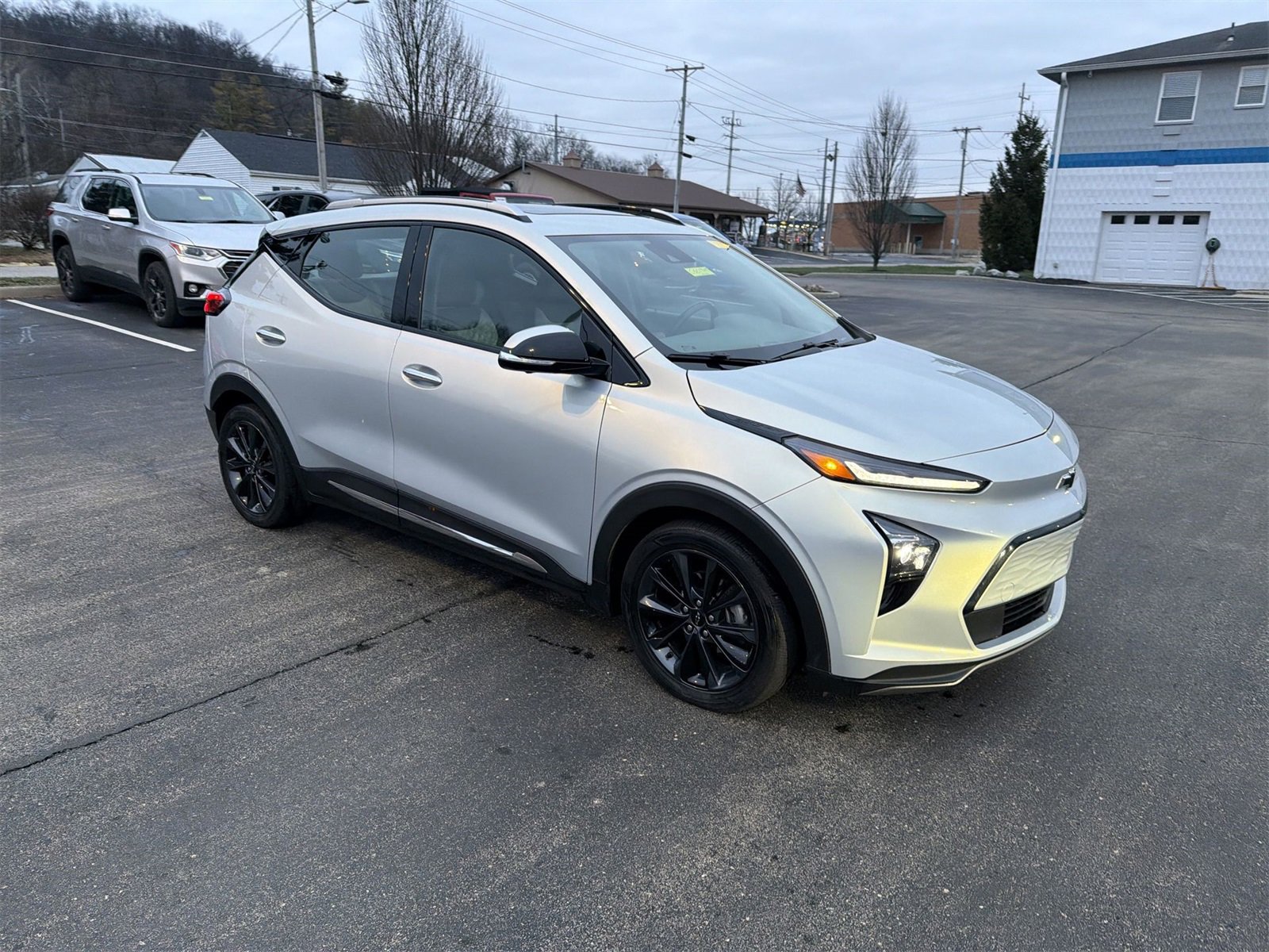 Used 2022 Chevrolet Bolt EUV Premier with VIN 1G1FZ6S01N4125260 for sale in Greendale, IN