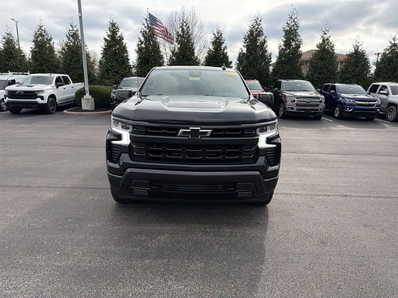 2022 Chevrolet Silverado 1500 RST photo 3