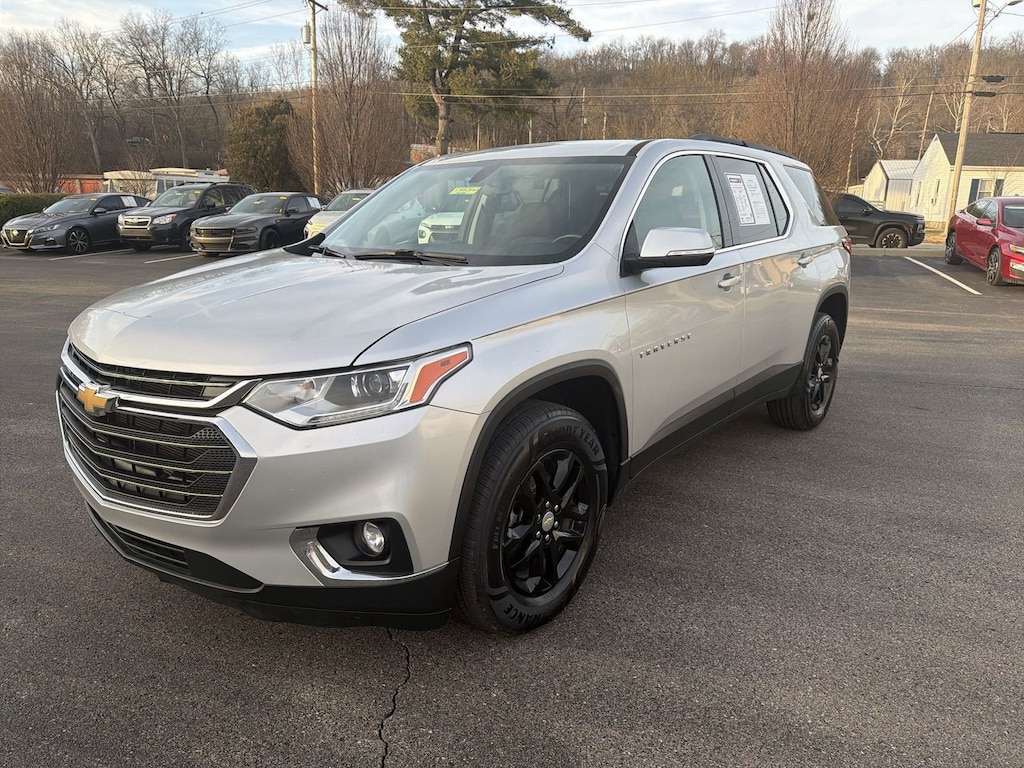 Used 2021 Chevrolet Traverse LT Cloth SUV